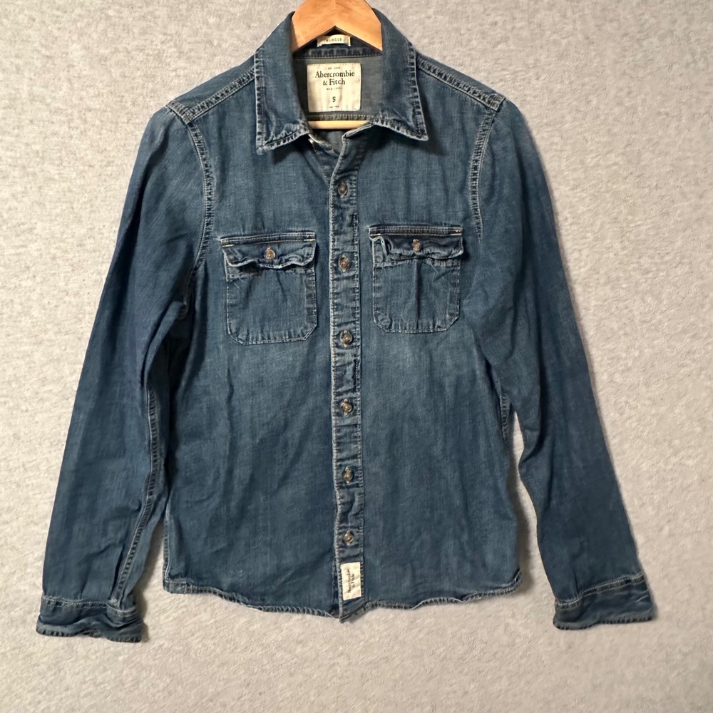 Abercrombie & Fitch Denim Button Down Mens Small Blue Muscle Fit Long Sleeve